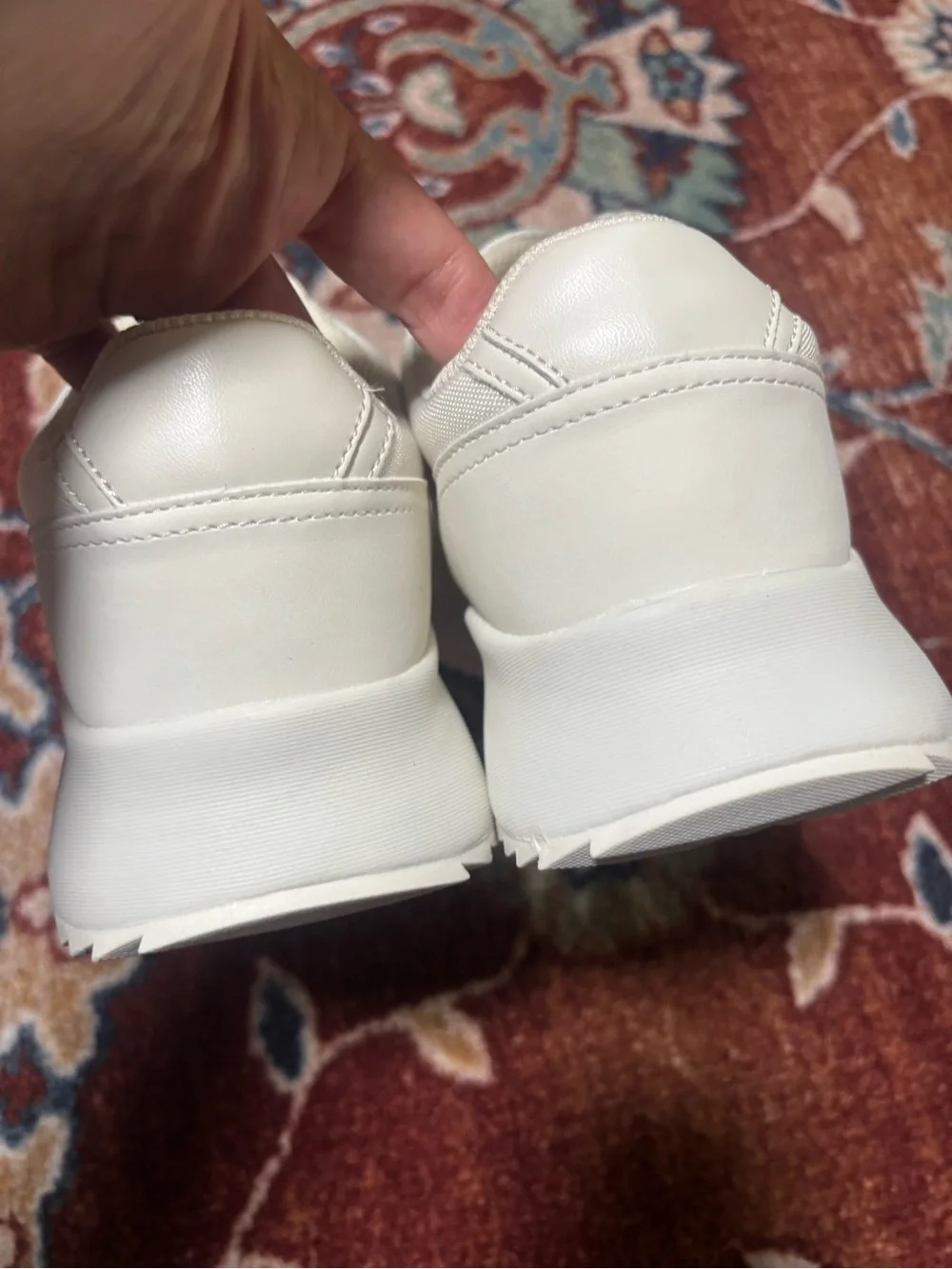 Calvin Klein Pippy Sneakers Women's White Lace Up Lifestyle Shoes size 10
